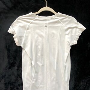 Swiftly Tech Short Sleeve